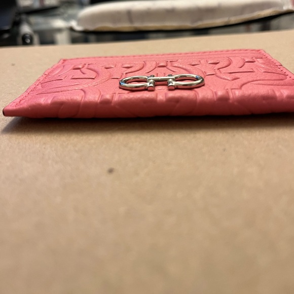 Ferraro women’s embossed leather 2.0 Card Case- pink - Picture 4 of 5